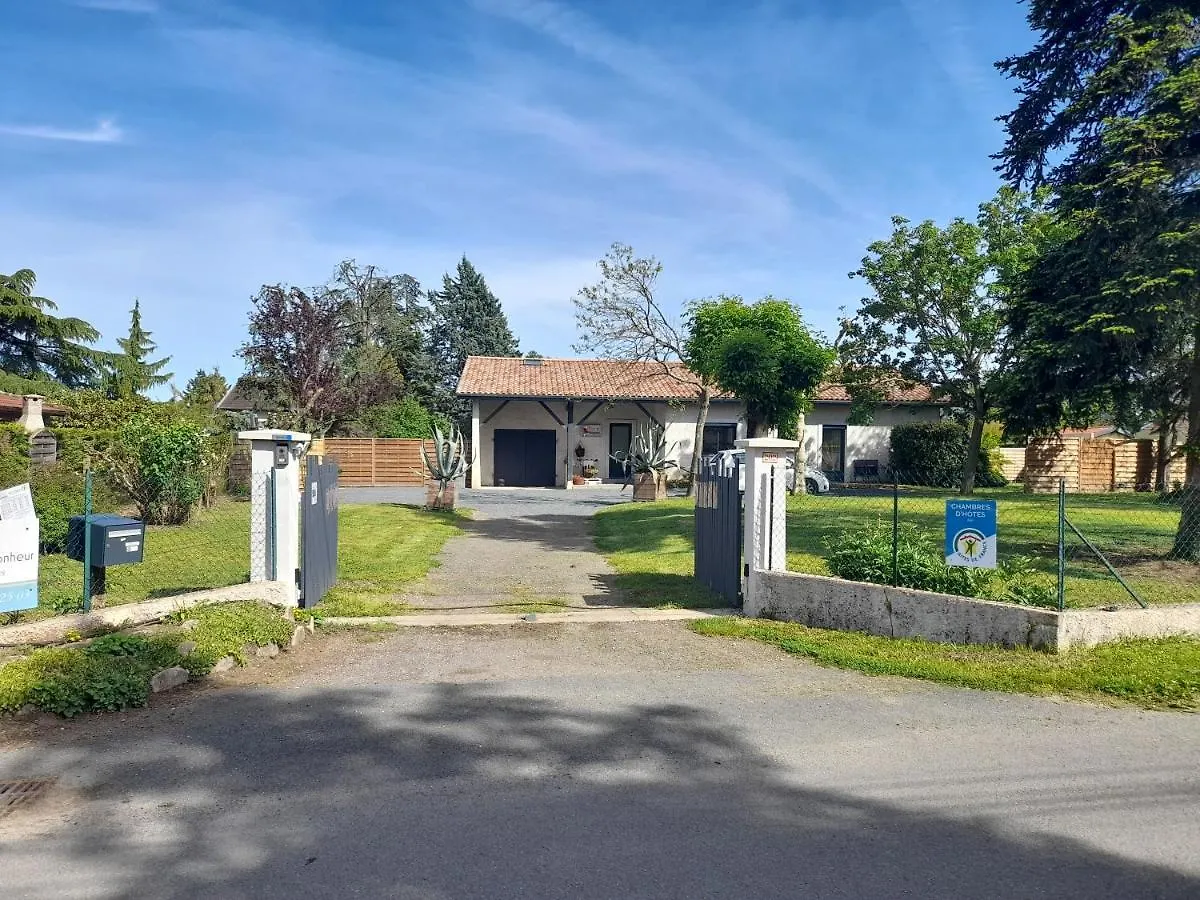 La Maison Du Bonheur, Borne De Recharge Ve Saint-Bernard  0*, Saint-Bernard (Ain)