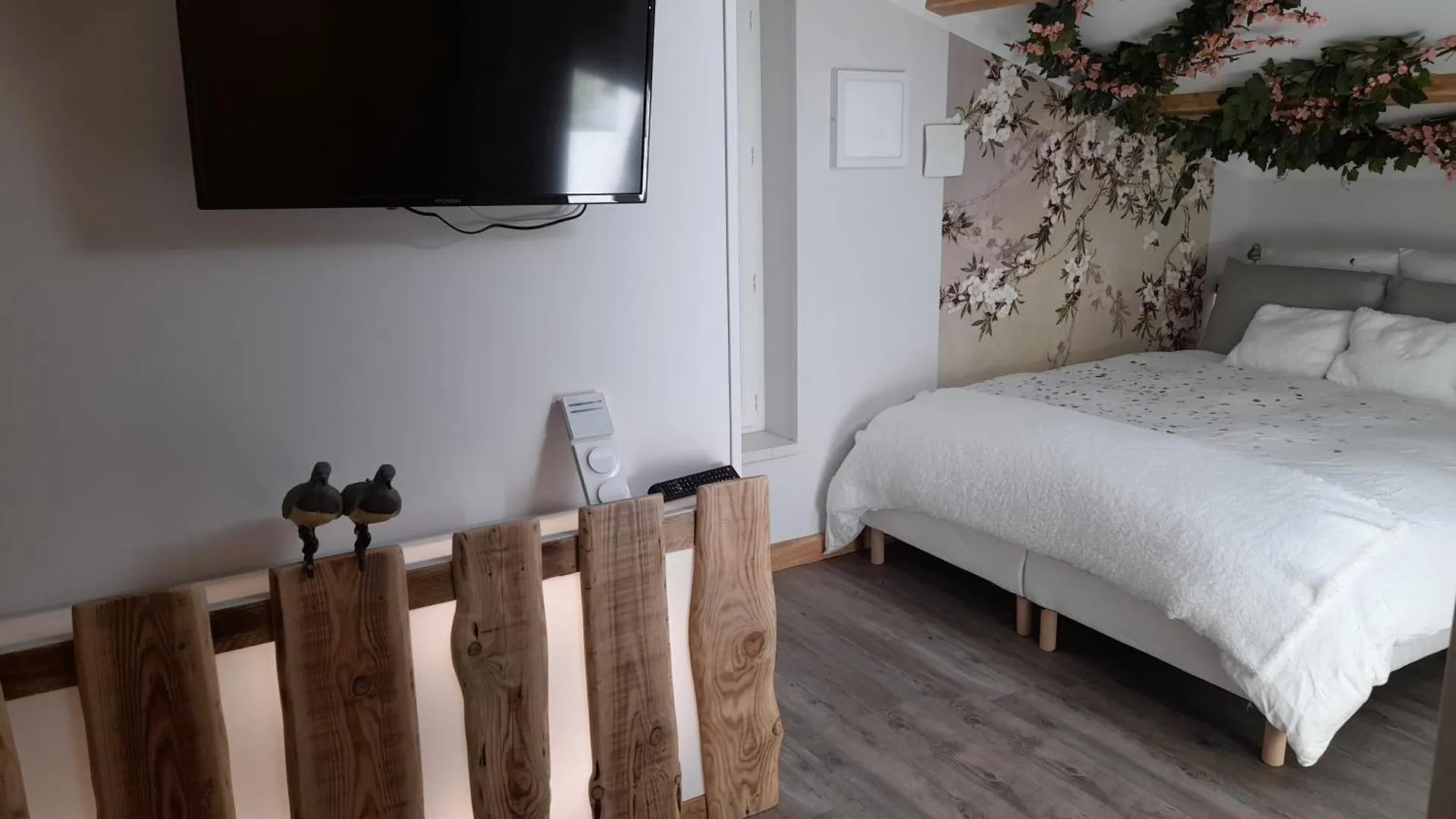 Bed & Breakfast La Maison Du Bonheur, Borne De Recharge Ve Saint-Bernard  France